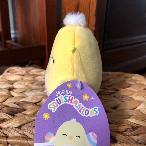 Squishmallows Easter: Aimee the Chick in 4” - Picture 5 of 8